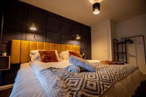 Stunning Apartment, Sleeps 4, Free Parking, City, Sofa Bed